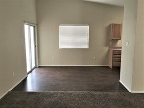 6201 Capriccio Rd NW in Albuquerque, NM - Foto de edificio - Building Photo