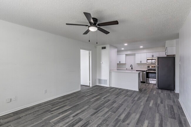 Cypress Edge in New Braunfels, TX - Foto de edificio - Interior Photo