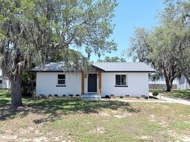 920 W Hill St in Avon Park, FL - Building Photo