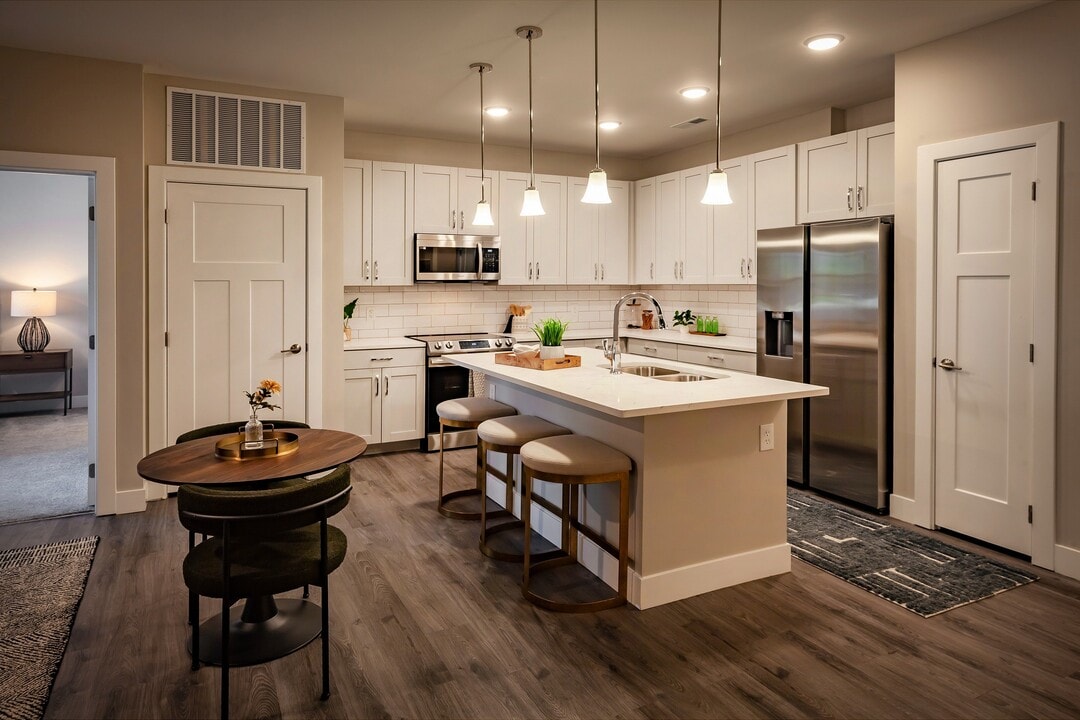 Madison at Greenwood in Greenwood, IN - Building Photo