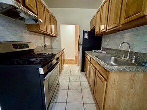 30 Dongan Pl in New York, NY - Building Photo - Building Photo