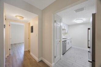 3111 W Horatio St, Unit 205 in Tampa, FL - Foto de edificio - Building Photo