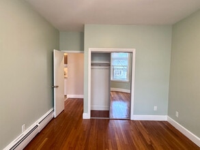 164 Winthrop Rd, Unit 3 in Brookline, MA - Foto de edificio - Building Photo