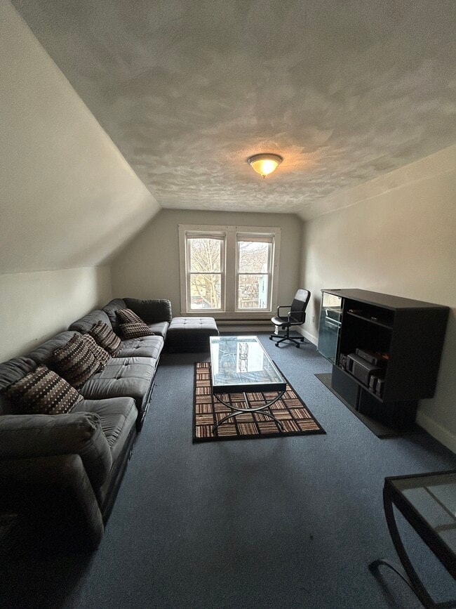 21 Milton Ave, Unit 3 in Boston, MA - Building Photo - Building Photo