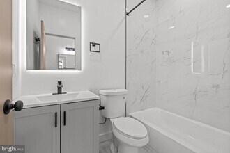 12 Stonybrook Dr in Levittown, PA - Building Photo - Building Photo