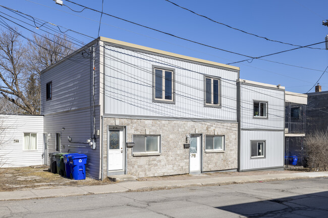 23-27 Saint-Étienne St in Gatineau, QC - Building Photo - Building Photo