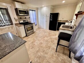 111 Rockwell St-Unit -1st Floor in Winchester, CT - Building Photo - Building Photo