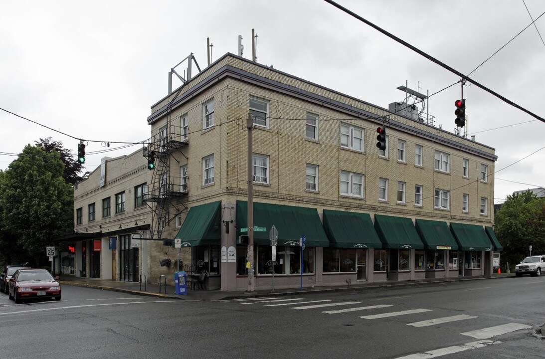 3401-3419 SE Belmont St in Portland, OR - Foto de edificio