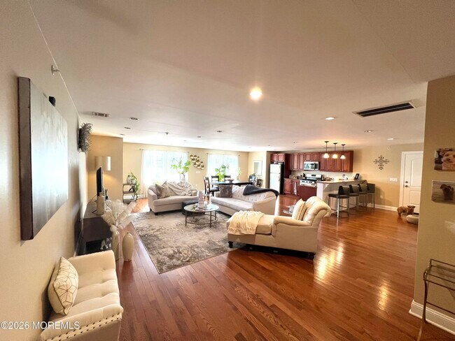 256 Mantoloking Rd in Brick, NJ - Building Photo - Building Photo