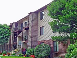 Huntington Land Apartments in Barboursville, WV - Building Photo