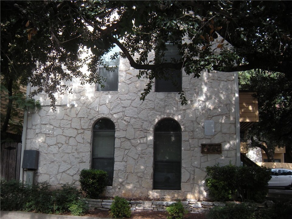2714 Nueces St in Austin, TX - Foto de edificio