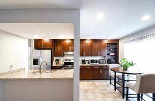 4351 Beasley Ct, Unit 1 in Virginia Beach, VA - Building Photo