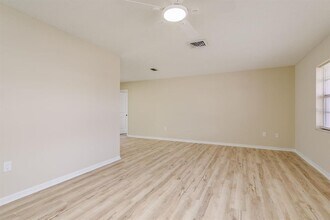 2977 Palmetto Ct in Dunedin, FL - Building Photo - Building Photo