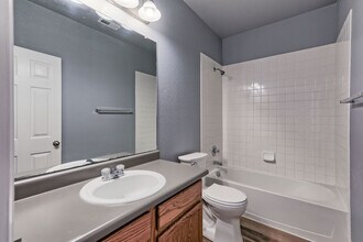 438 Heritage Ln in Johnstown, CO - Building Photo - Building Photo
