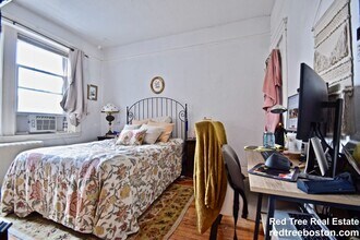 1691 Commonwealth Avenue, Unit 22 in Boston, MA - Building Photo - Building Photo