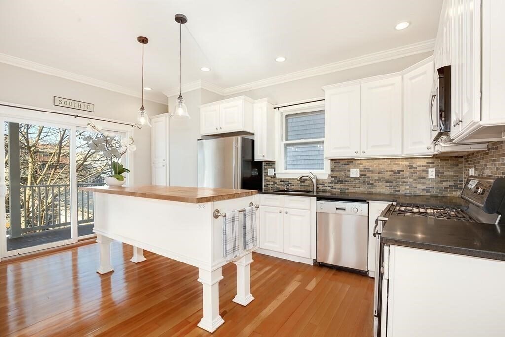 10 Ticknor St in Boston, MA - Building Photo