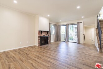 9140 Burnet Ave in Los Angeles, CA - Building Photo - Building Photo