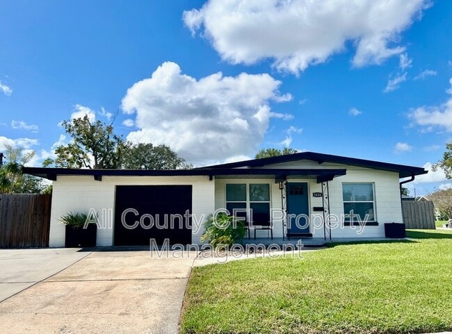 property at 5424 Kingswood Dr