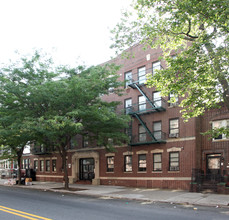 669 Ralph Ave in Brooklyn, NY - Foto de edificio - Building Photo