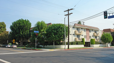 Noble Plaza in Van Nuys, CA - Building Photo - Building Photo