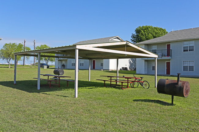 Escondido Creek Apartments in Kenedy, TX - Building Photo - Other