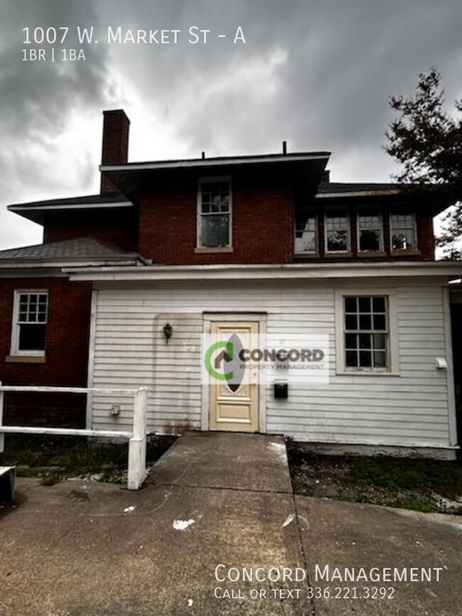 1007 W Market St in Greensboro, NC - Building Photo - Building Photo