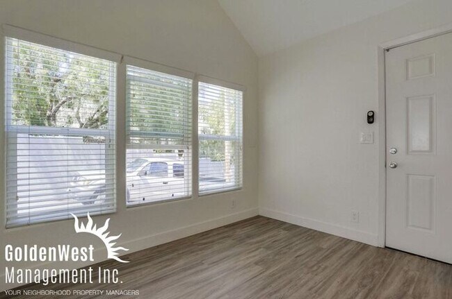 1624 N Coast Hwy 101-Unit -SPC 17 in Encinitas, CA - Building Photo - Building Photo