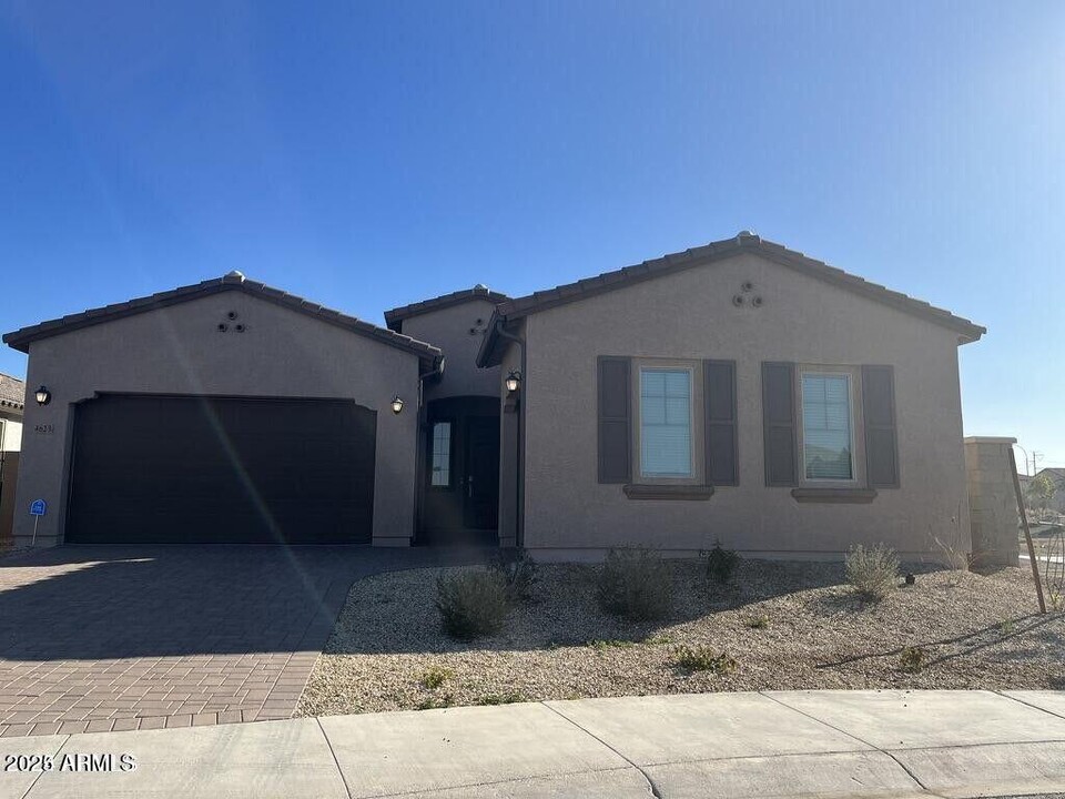 4623 S 111th Dr in Tolleson, AZ - Foto de edificio