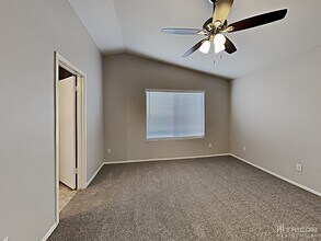 10402 W Reade Ave in Glendale, AZ - Building Photo - Building Photo