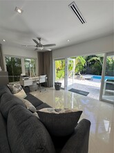 1320 Marseille Dr in Miami Beach, FL - Building Photo - Building Photo