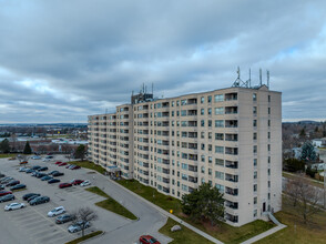 The Cambridge Grand in Cambridge, ON - Building Photo - Building Photo