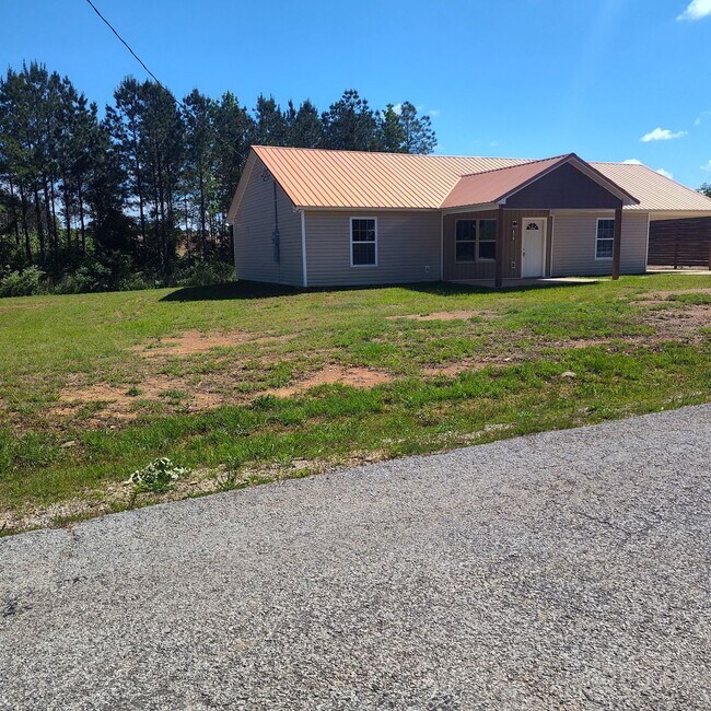 74 Silver Run Rd in Munford, AL - Building Photo - Building Photo