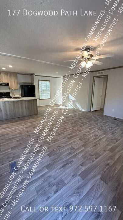 177 Dogwood Path Ln in Hendersonville, NC - Building Photo