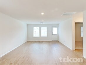 3214 Holly Stokes Wy in Conroe, TX - Foto de edificio - Building Photo