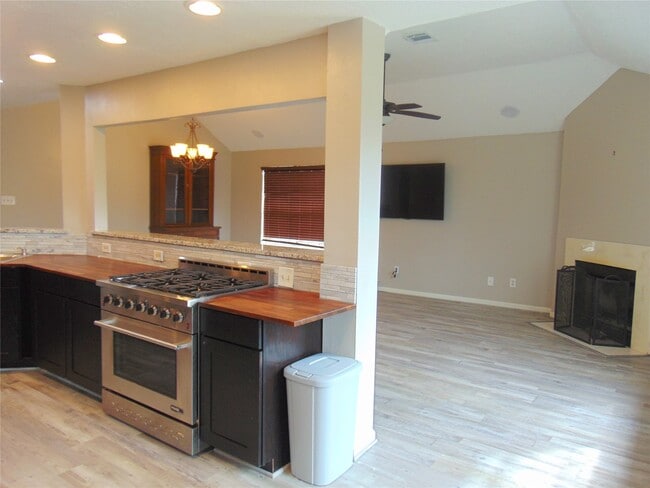 property at 1809 Edinburg Ave