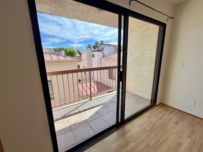 1134 Campbell St, Unit 305 in Glendale, CA - Building Photo - Building Photo