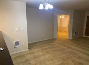 6298 SW Grand Oaks Dr, Unit G102 in Corvallis, OR - Building Photo - Building Photo