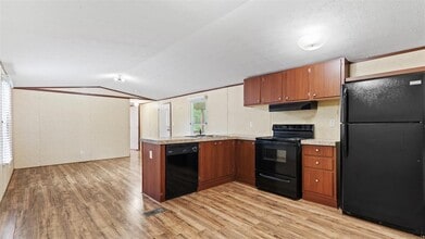91 Maple Ln in Shepherd, TX - Building Photo - Building Photo