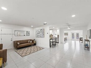 2219 N 35th Ave in Hollywood, FL - Building Photo - Building Photo