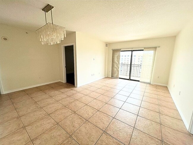 4242 NW 2nd St, Unit 01412 in Miami, FL - Foto de edificio - Building Photo