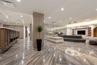 2231 E 67th St in Chicago, IL - Foto de edificio - Building Photo