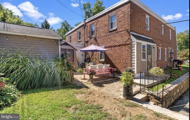 property at 809 Millwood Rd