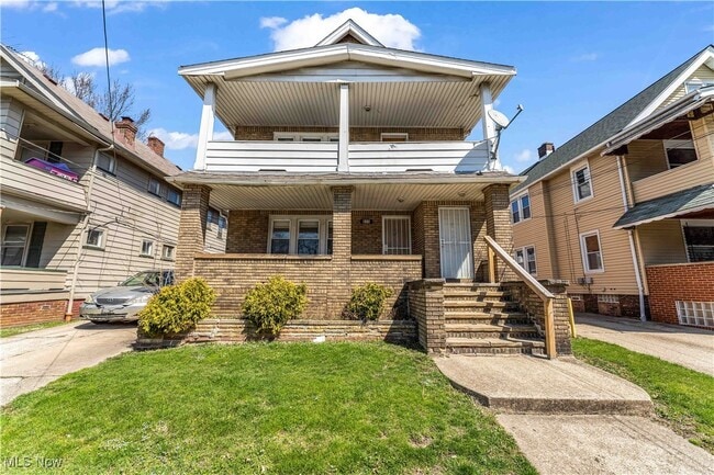 property at 825 Alhambra Rd