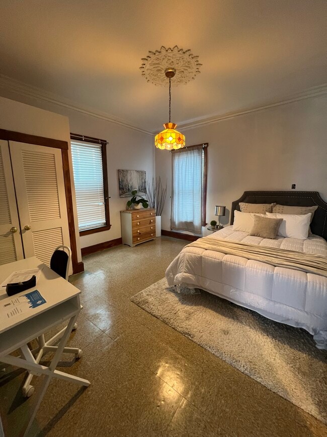 88 Walnut Ave, Unit 1 in Boston, MA - Foto de edificio - Building Photo