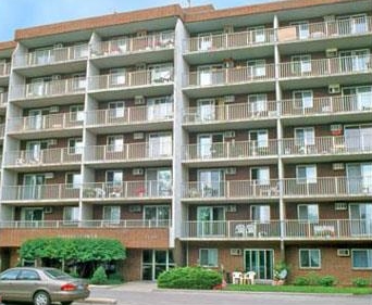 Janisse Tower in Windsor, ON - Building Photo