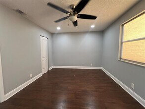 5621 Riverside Dr in Coral Springs, FL - Foto de edificio - Building Photo