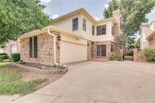 2909 Matterhorn Dr in Bedford, TX - Building Photo
