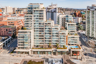 The Falls in Victoria, BC - Building Photo - Building Photo