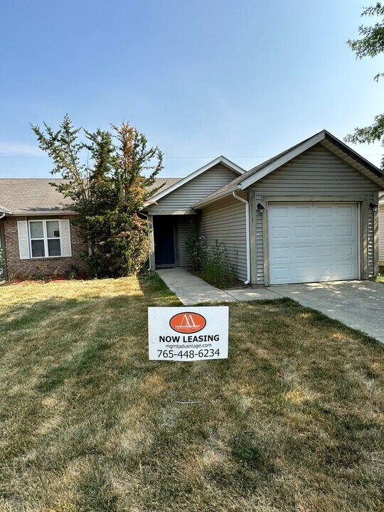 2704-2706 Plaza Ln in Lafayette, IN - Building Photo