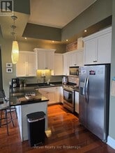 81 Broadway St in Woodstock, ON - Building Photo - Building Photo